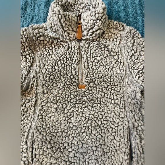 Little Girl Pull Over - Picture 1 of 3